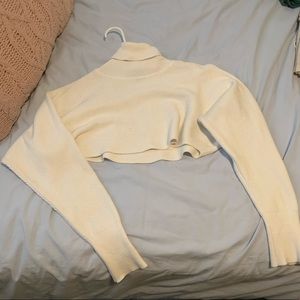 Extra crop white turtleneck